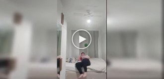 Обычная игра в комнате пошла не по плану