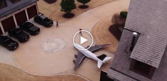 Самая большая в мире летающая модель Airbus A380 создана в США