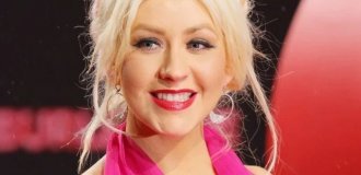 Christina Aguilera sings just as beautifully as she did 25 years ago (photo + 2 videos)