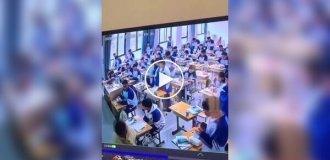 Ученики пришли на помощь учительнице