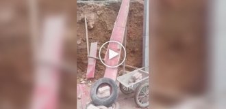 Workers optimized the process of moving bricks at a construction site - the engine of progress, Cunning, bricks, laziness, ingenuity, construction