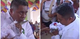 Politician marries caiman in Mexico (3 photos + 1 video)