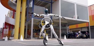 Робота навчили кататися на ковзанах