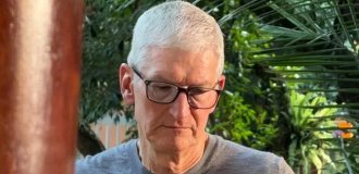 How Tim Cook Is Spending His Retirement (2 Photos + Video)