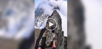 Extreme walk in the mountains