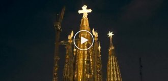 The Sagrada Familia was opened and consecrated in Barcelona: the world-famous building took almost 150 years to build