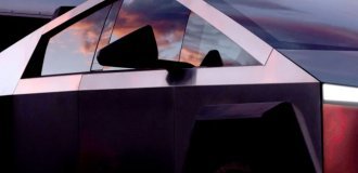 Семьи утверждают, что дверные ручки Tesla заблокировали подростков в горящем Cybertruck (3 фото)
