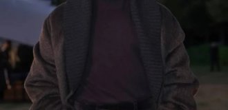 People назвал «самым сексуальным мужчиной» звезду сериала «Бриджертоны» Джонатана Бейли (2 фото)