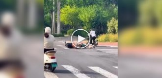 Не помогать - это тоже помогать