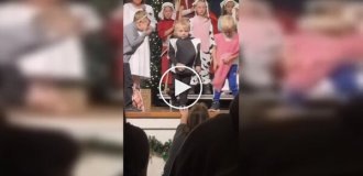 Funny incident at a Christmas play