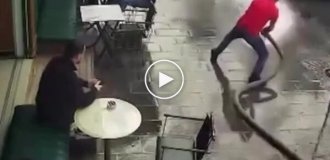 In Istanbul, a cafe owner decided to clean up the front of his establishment, but overdid it