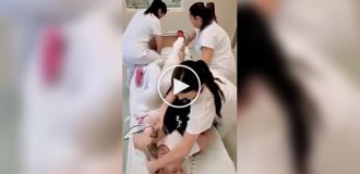 В психиатрической больнице показали тренировку медсестер по сдерживанию пациентов