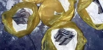 Необычный способ помочь людям (3 фото)