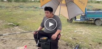A Chinese craftsman built a fishing camper from sewer pipes