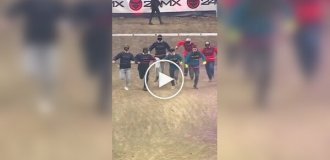 Соревнования по «хобби-мотокроссингу» в Венгрии