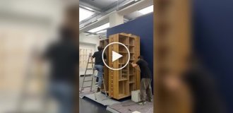 Шафа у виді багатоповерхового будинку