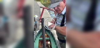 Маленький пароход на настоящем пару