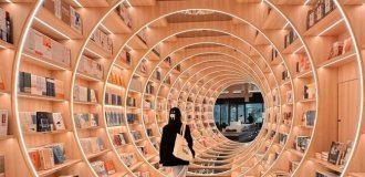 Impressive bookstore in China (3 photos + 1 video)