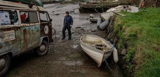 Британец поставил перед собой задачу убрать 166 яхт, которые отравляют воду (5 фото)