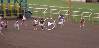 В Перу девушки устроили забег в костюмах героинь аниме