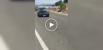 Volkswagen Polo влетел в прототип Bugatti Tourbillon за 3,8 млн евро
