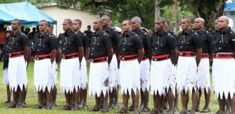 Why Fiji Police Wear Fancy White Skirts (5 Photos)