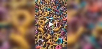 Обстановка в китайском аквапарке