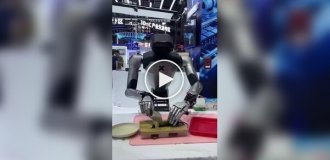 Робот с тремором рук