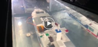 Lego-подлодка, умеющая запускать ракеты