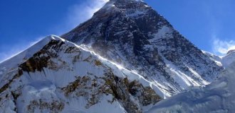 Why Everest and not Chomolungma? (8 photos)