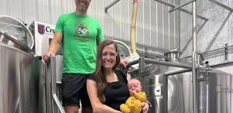 In the USA, a child was born in the parking lot of a brewery (4 photos)