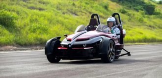Yamaha представит в Токио полноуправляемый трицикл (3 фото)