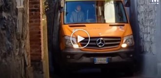Звичайна маршрутка в Італії