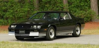Практически новый Chevrolet Camaro 1984 года продали за 25,9 тысячи долларов (28 фото)