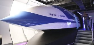 A high-speed train capable of accelerating to 1,000 was successfully tested in China km/h (3 photos)