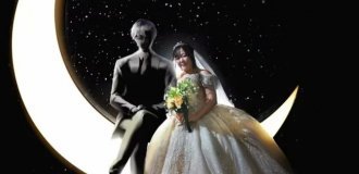 Японка вышла замуж за аниме-персонажа, которого создала в ChatGPT (3 фото + 1 видео)