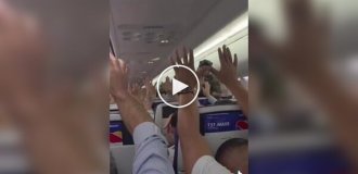 В США пассажира рейса едва не приняли за террориста из-за напоминания о молитве в телефоне