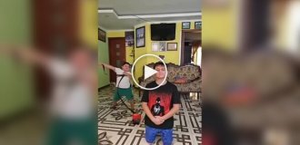 Игры с младшим братом прекрасны