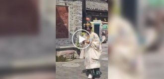 Китайская императрица по версии Нолана