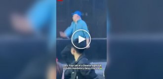 В Китае специальные люди раскачивают вечеринки в ночных клубах