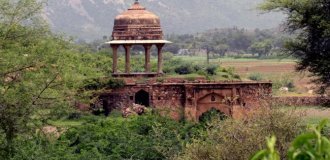 Бхангар — проклятый город-призрак в Индии, куда не ходят ночью (12 фото)