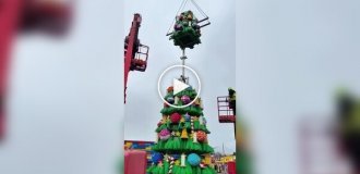 В Дании установили елку из LEGO