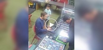 A collector caught a thief red-handed
