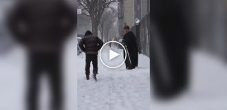 Как парни заводят новых друзей