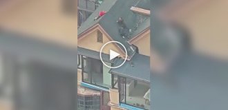 Дети устроили опасные игры на крыше многоэтажки