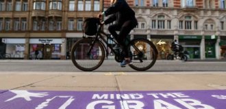 Как в Лондоне борются с грабителями телефонов? (3 фото)