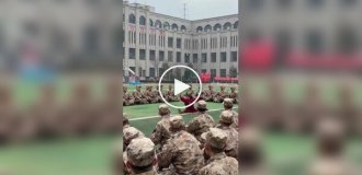 12-летняя чемпионка Чжан Сюань поразила зрителей мастерством кунг-фу