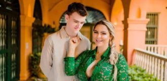Son registered his mother on OnlyFans so she could give him more allowance (5 photos)