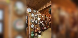 Тем временем в магазине часов