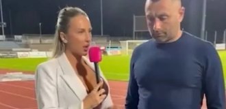 Чешский тренер стал мемом, ни разу не взглянув на грудь пышногрудой журналистки (5 фото + видео)